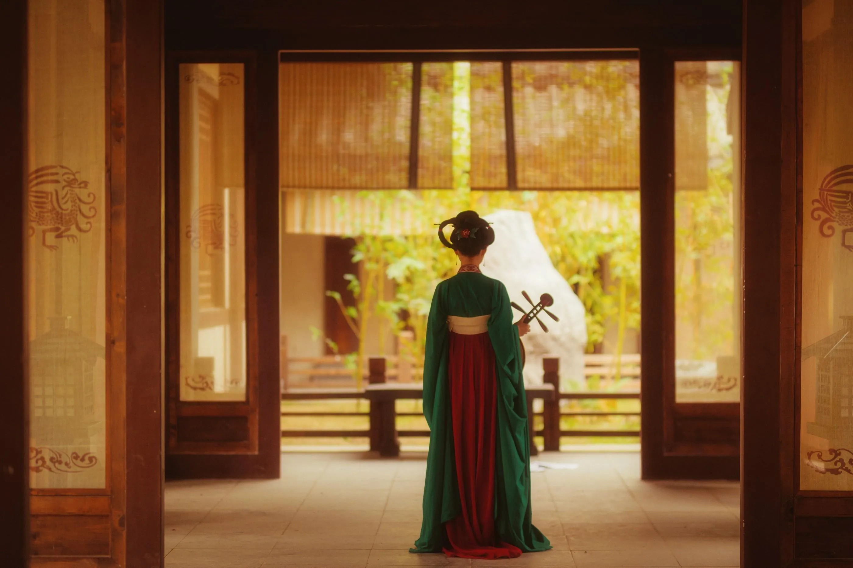 [YITUYU艺图语]2021.08.19 公主小札—定亲 猫夏小卡 [28P]插图1